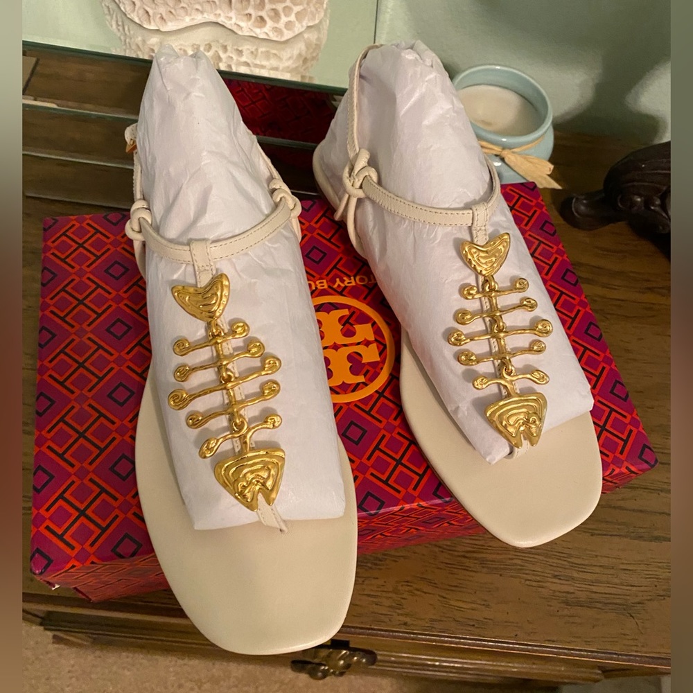 Tory Burch Capri Fish Sandal